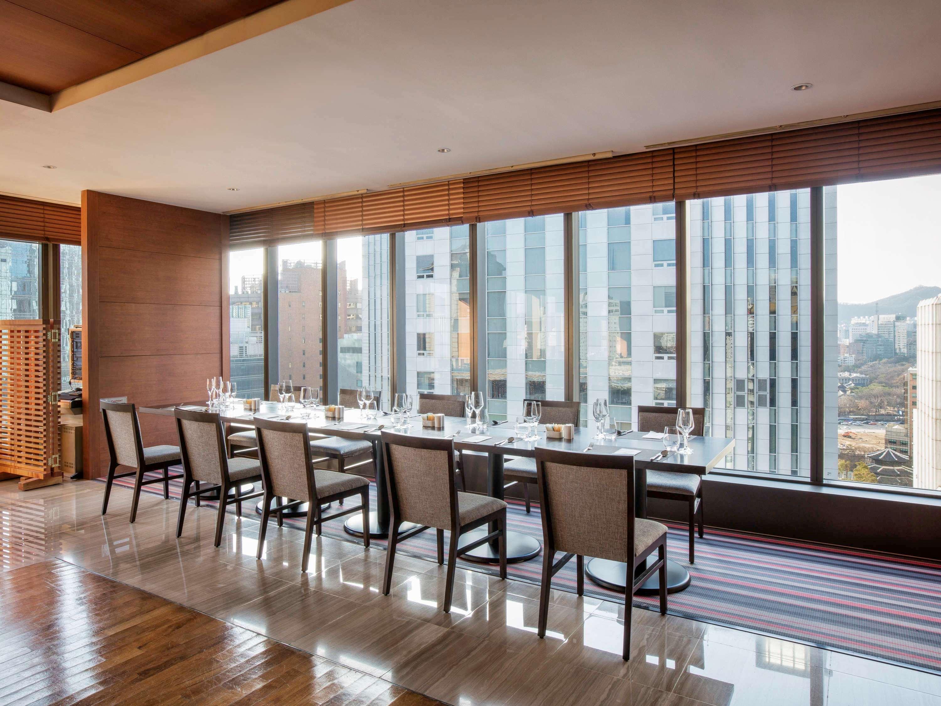 Khách sạn Ibis Ambassador Myeongdong Seoul